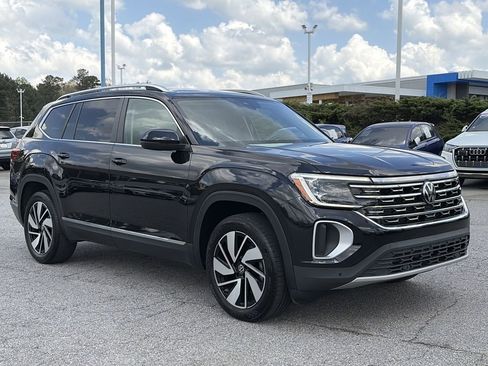 Used 2025 Volkswagen Atlas SEL AWD/4WD image 29