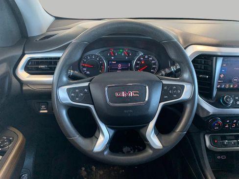 Used 2023 GMC Acadia SLE w/ Driver Convenience Package image 4