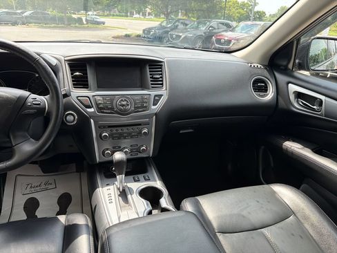 Used 2020 Nissan Pathfinder SL FWD image 29