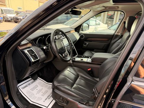 Used 2017 Land Rover Discovery HSE image 13