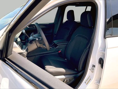 New 2026 Jeep Grand Cherokee Laredo AWD/4WD image 9