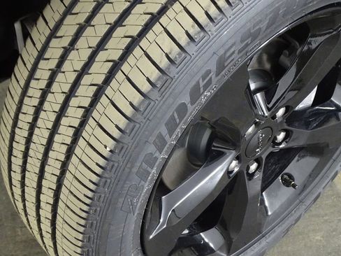 New 2025 Jeep Grand Cherokee Altitude image 41