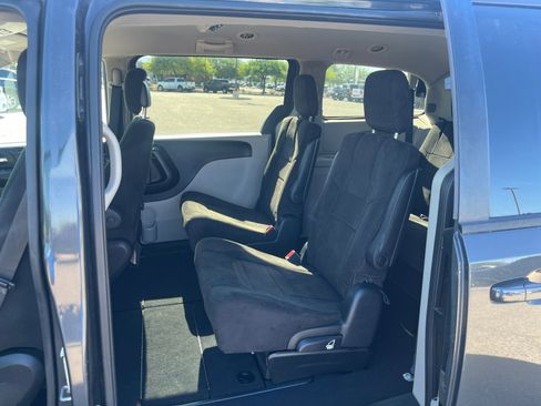 Used 2012 Dodge Grand Caravan SXT FWD image 16
