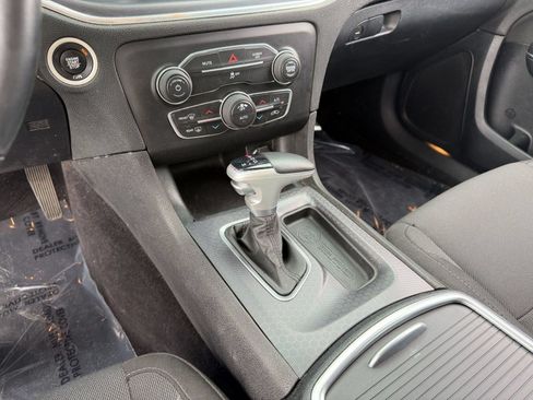 Used 2017 Dodge Charger SXT AWD/4WD image 16