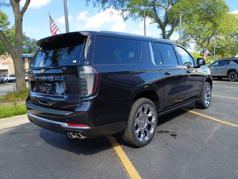 New 2025 Chevrolet Suburban High Country image 4