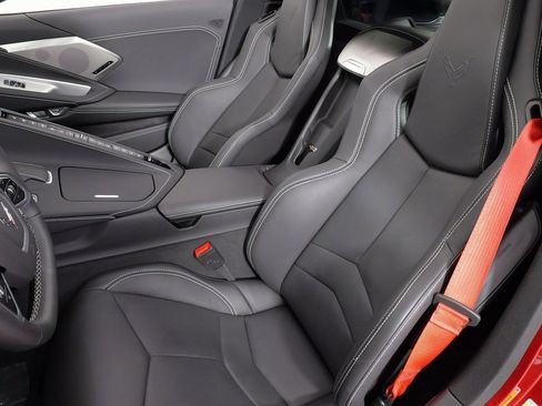 Used 2021 Chevrolet Corvette Stingray w/ Z51 Performance Package image 43