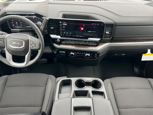 New 2026 GMC Sierra 1500 SLE image 10
