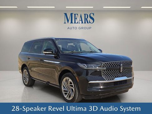Used 2025 Lincoln Navigator Reserve AWD/4WD image 8