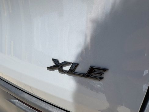 Used 2025 Toyota Sienna XLE Woodland Edition AWD/4WD image 33