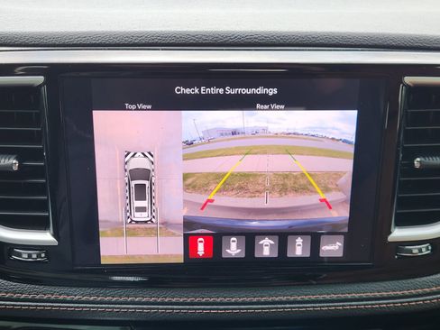 Used 2025 Chrysler Pacifica Pinnacle FWD image 21
