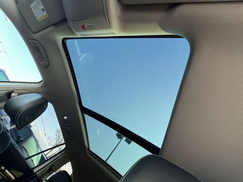 Used 2022 Volkswagen Atlas SEL image 24