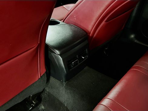 Used 2018 Lexus IS 300 AWD image 29