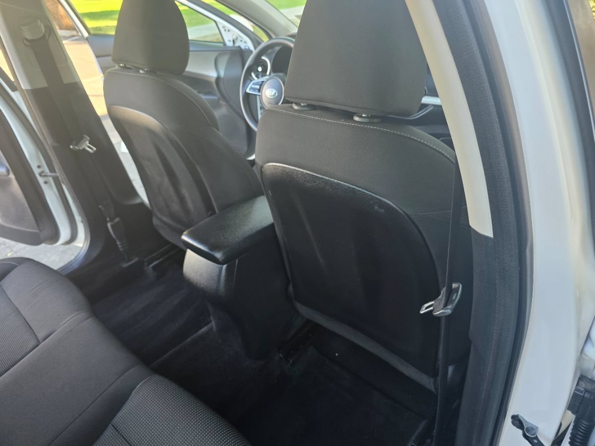 Used 2020 Kia Forte LXS FWD image 25