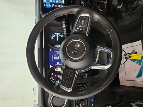 Used 2024 Jeep Wrangler Unlimited Sahara w/ Technology Group AWD/4WD image 7