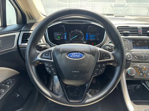 Used 2018 Ford Fusion S FWD image 19