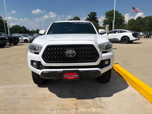 Used 2019 Toyota Tacoma TRD Off-Road w/ Technology Package AWD/4WD image 2