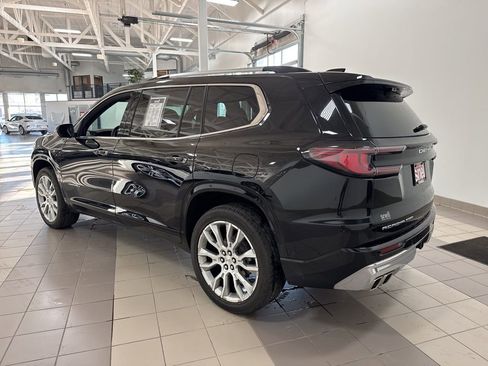 Used 2024 GMC Acadia Denali w/ Super Cruise Package image 3