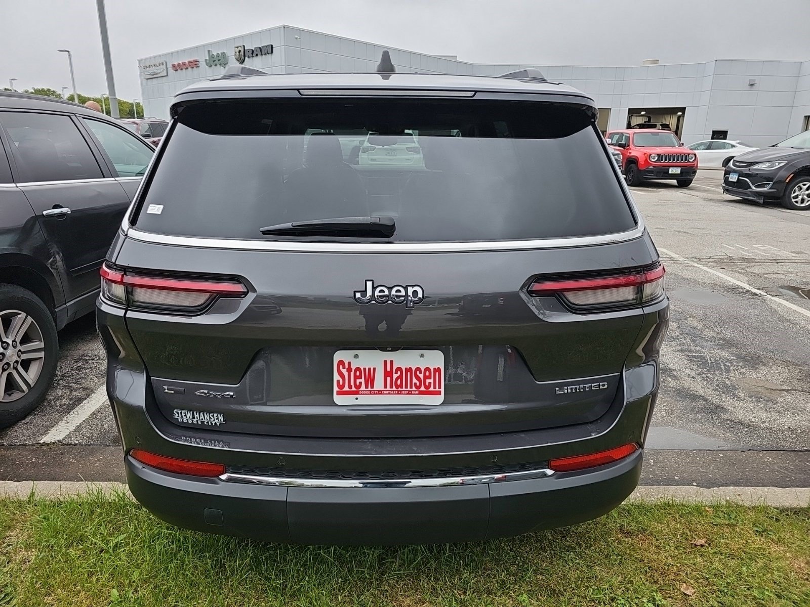 Used 2021 Jeep Grand Cherokee L Limited w/ Trailer Tow Group (B) AWD/4WD image 3