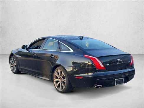 Used 2019 Jaguar XJ R-Sport RWD image 7