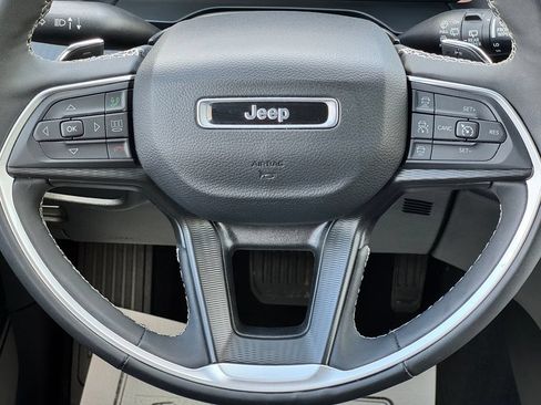 Used 2023 Jeep Grand Cherokee L Laredo AWD/4WD image 23