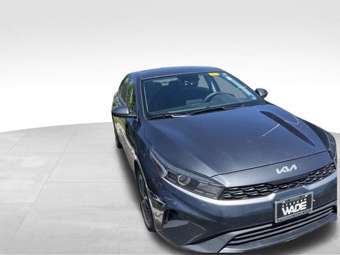 Used 2023 Kia Forte LXS FWD image 9
