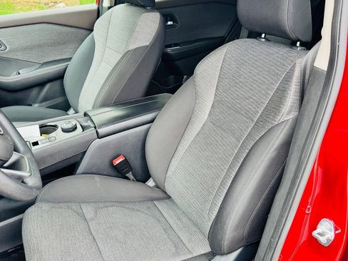 Used 2023 Nissan Rogue SV AWD/4WD image 3