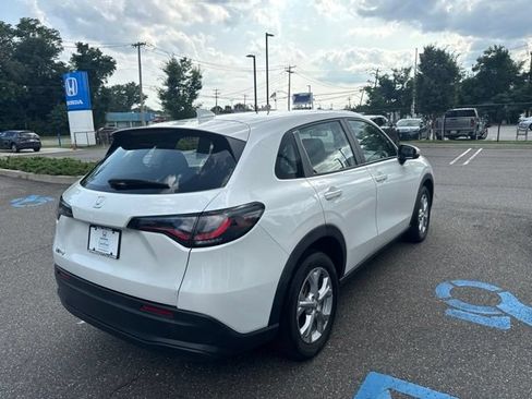 Used 2023 Honda HR-V LX image 8