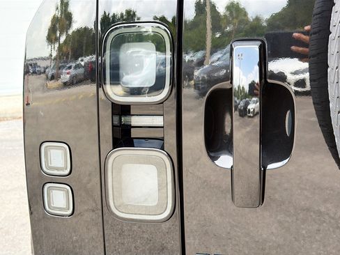 New 2026 Land Rover Defender 110 X-Dynamic SE AWD/4WD image 10