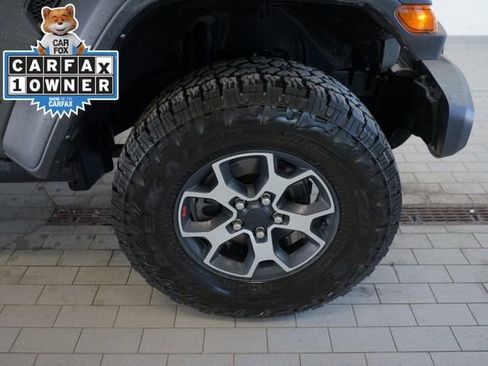 Used 2023 Jeep Wrangler Unlimited Rubicon w/ Cold Weather Group AWD/4WD image 16