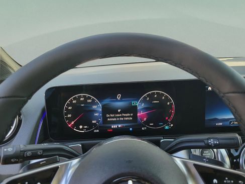 Certified 2026 Mercedes-Benz GLB 250 image 22