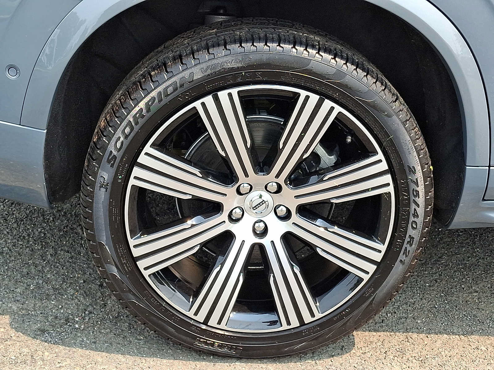 Used 2023 Volvo XC90 B6 Ultimate w/ Protection Package Premier AWD/4WD image 7