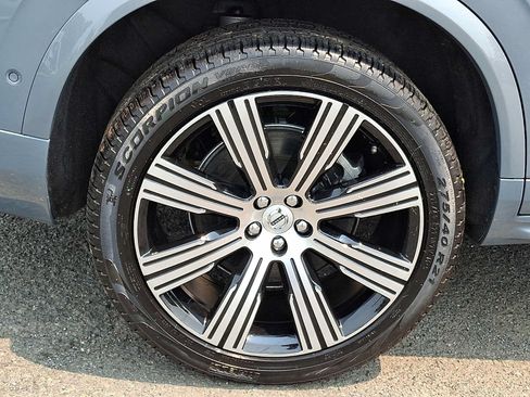 Used 2023 Volvo XC90 B6 Ultimate w/ Protection Package Premier AWD/4WD image 7