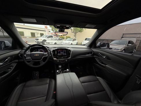 Used 2023 Chevrolet Traverse High Country AWD/4WD image 44