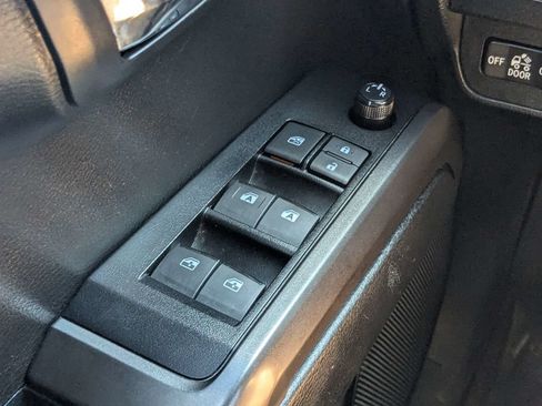 Used 2022 Toyota Tacoma TRD Sport w/ Technology Package AWD/4WD image 17
