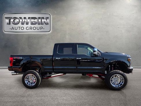 Used 2019 Ford F250 Lariat w/ Lariat Ultimate Package AWD/4WD image 3