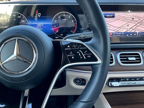 Used 2025 Mercedes-Benz GLE 350 4MATIC image 25