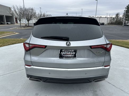 Used 2024 Acura MDX SH-AWD w/ Technology Package image 9