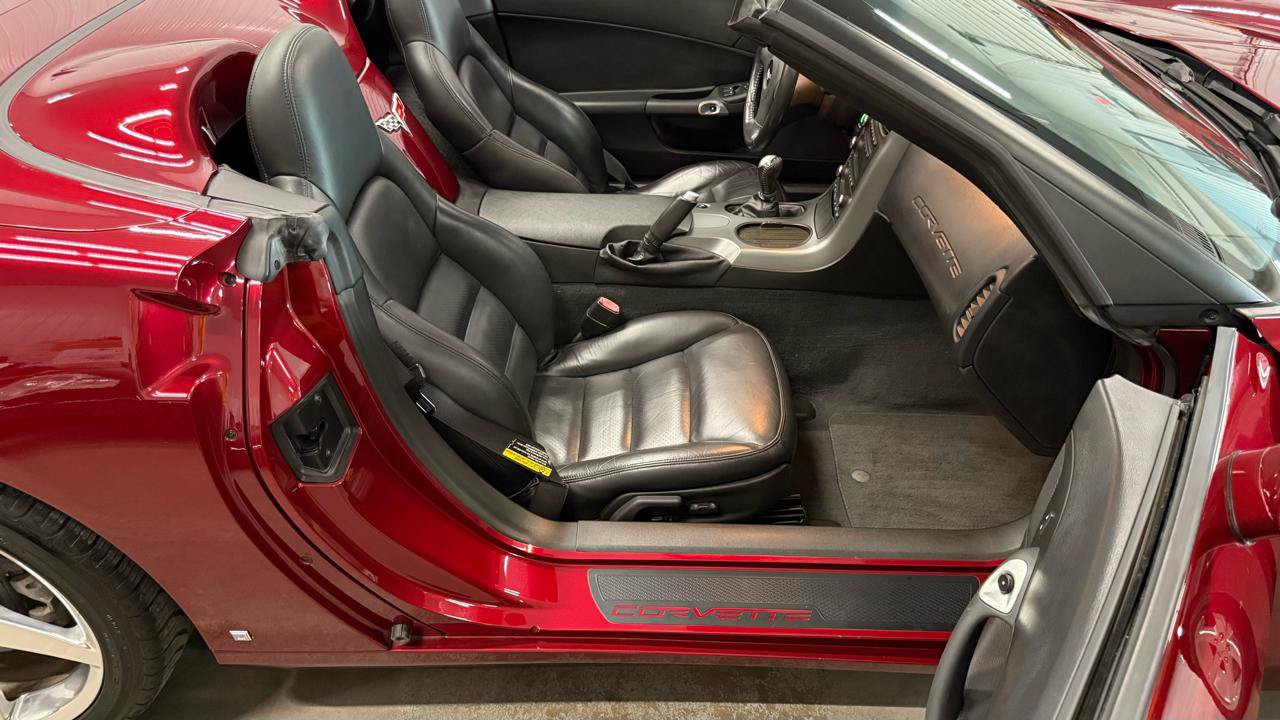 Used 2006 Chevrolet Corvette Convertible RWD image 33