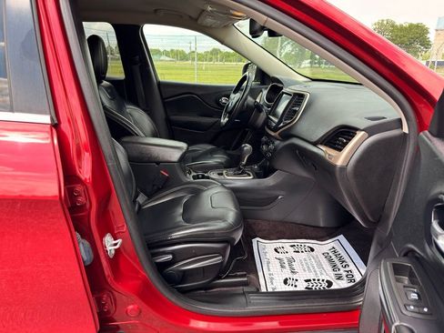 Used 2016 Jeep Cherokee Limited AWD/4WD image 28