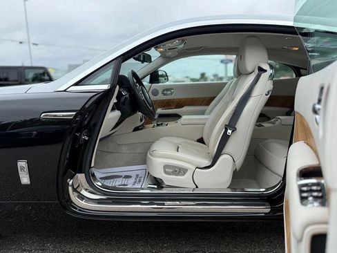 Used 2015 Rolls-Royce Wraith RWD image 17
