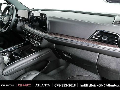 Used 2025 Chevrolet Tahoe LT RWD image 23