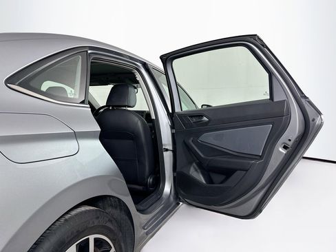 Used 2025 Volkswagen Jetta SE image 29