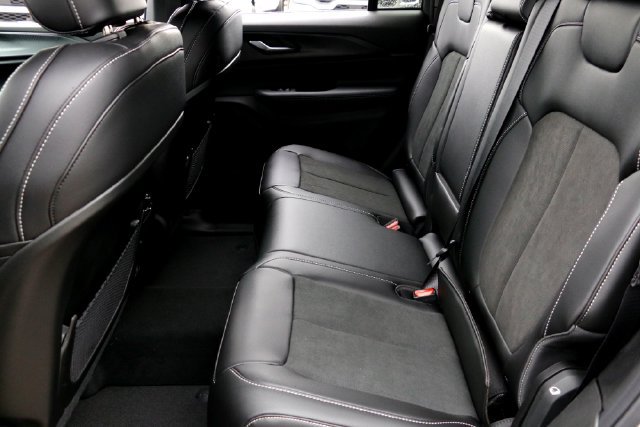 New 2025 Jeep Grand Cherokee Altitude RWD image 18