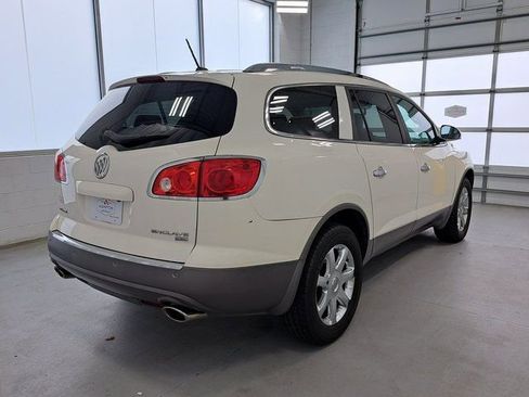 Used 2010 Buick Enclave CXL image 5