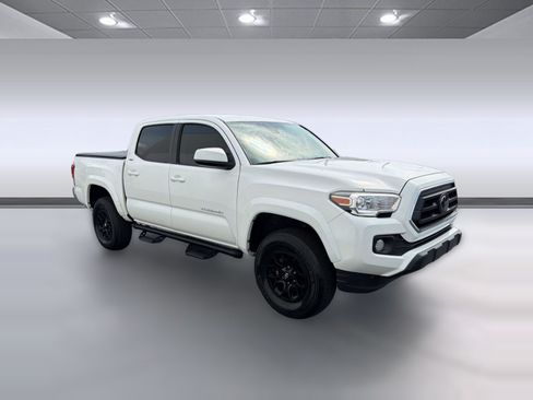 Used 2021 Toyota Tacoma SR5 RWD image 7