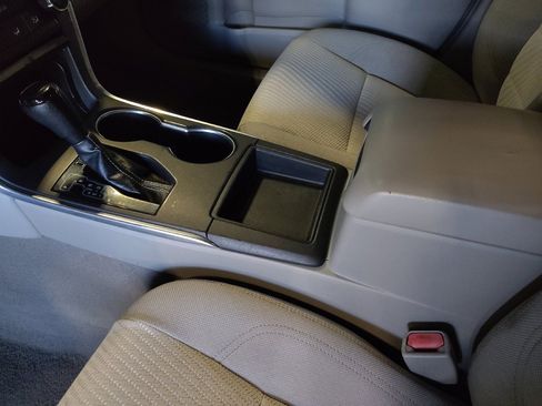 Used 2015 Toyota Camry LE FWD image 26