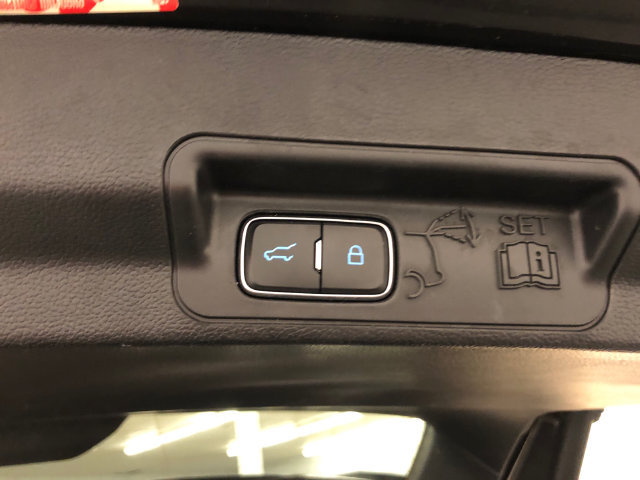Used 2023 Ford Explorer ST-Line AWD/4WD image 9