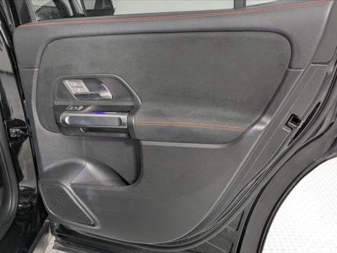 Used 2023 Mercedes-Benz GLB 250 4MATIC image 21