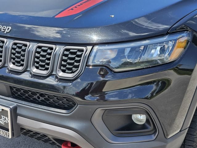 Used 2024 Jeep Compass Trailhawk AWD/4WD image 9