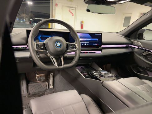 Certified 2025 BMW i5 xDrive40 w/ M Sport Package image 28